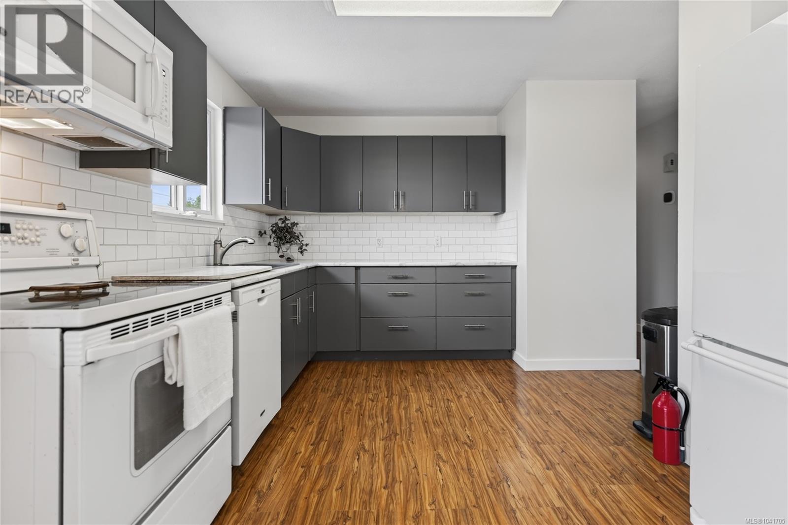 1929 Dogwood Dr - 19