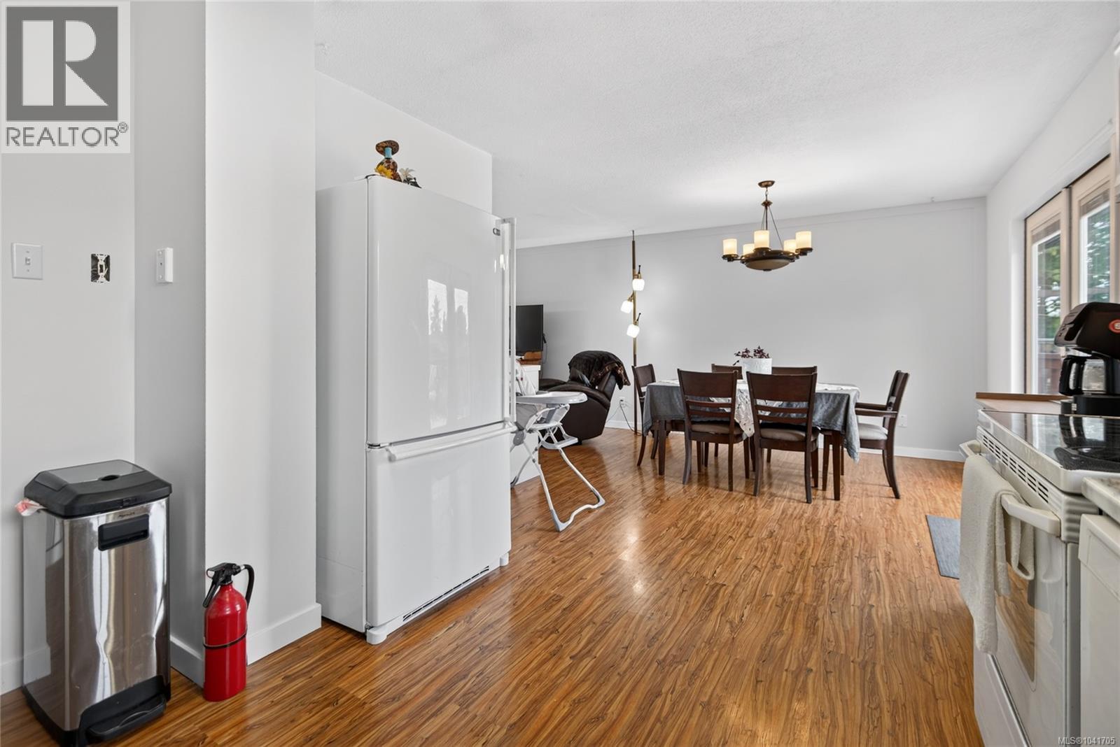 1929 Dogwood Dr - 22