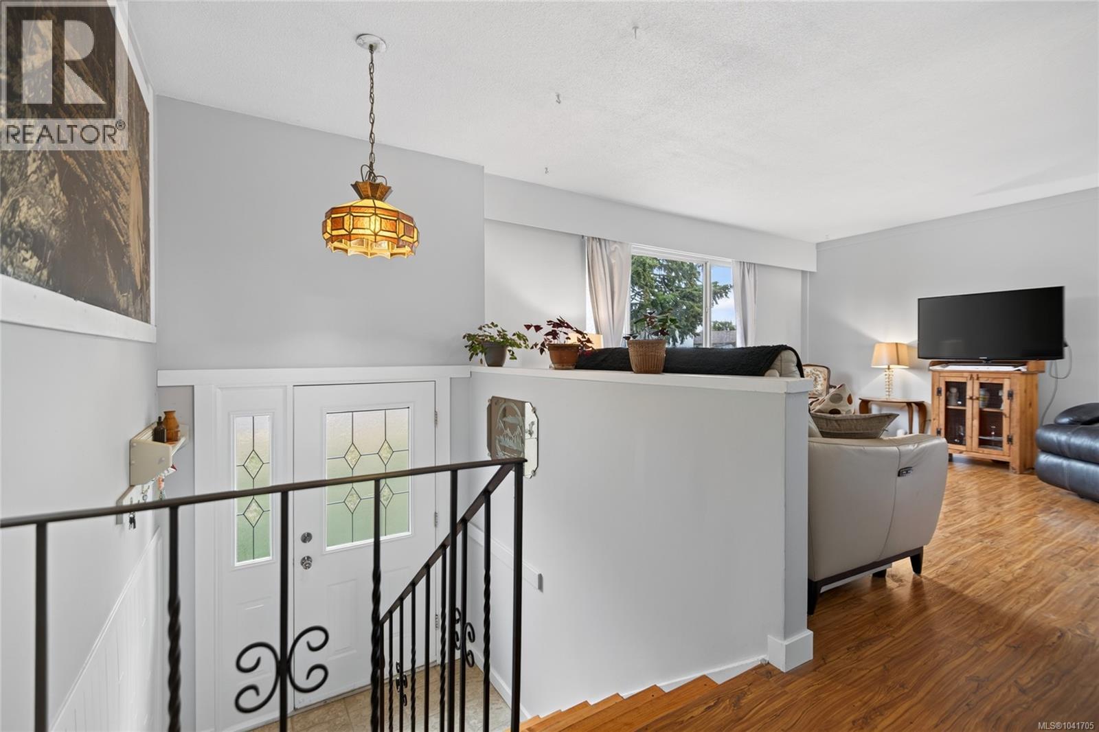 1929 Dogwood Dr - 7