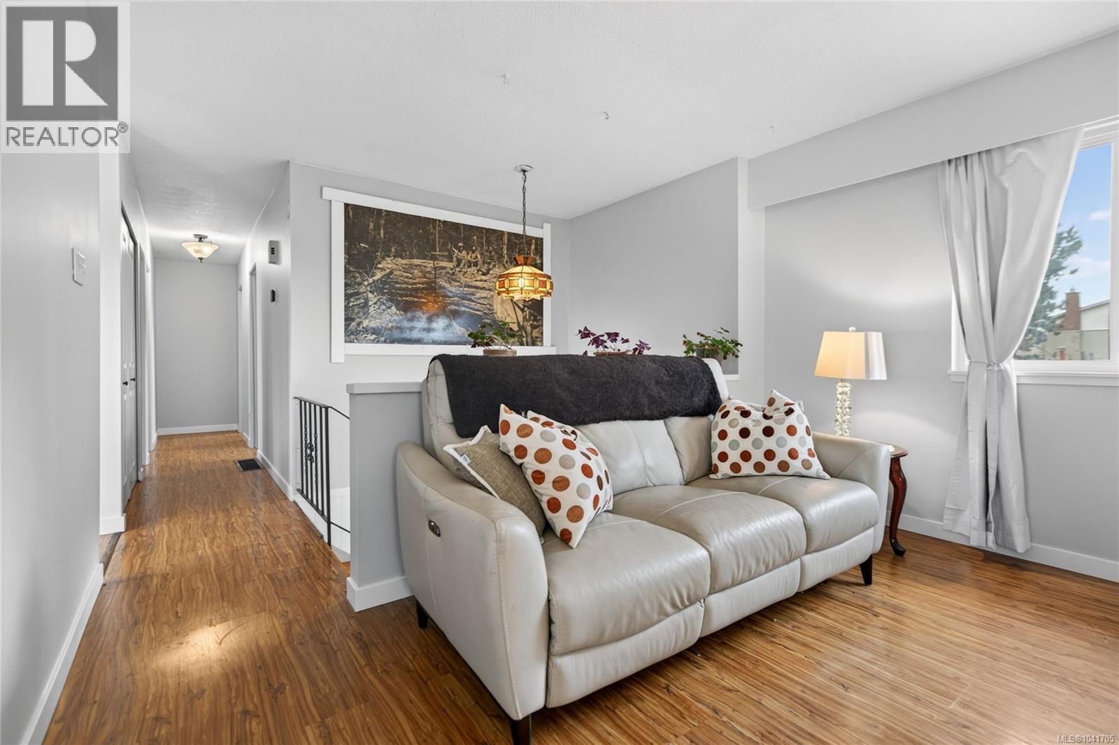 1929 Dogwood Dr - 8
