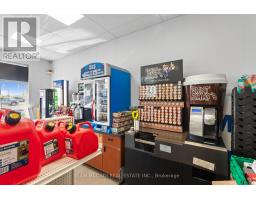 6199 Steeles Avenue W, Toronto, ON M9L2V1 Photo 13