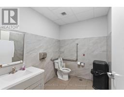 6199 Steeles Avenue W, Toronto, ON M9L2V1 Photo 14