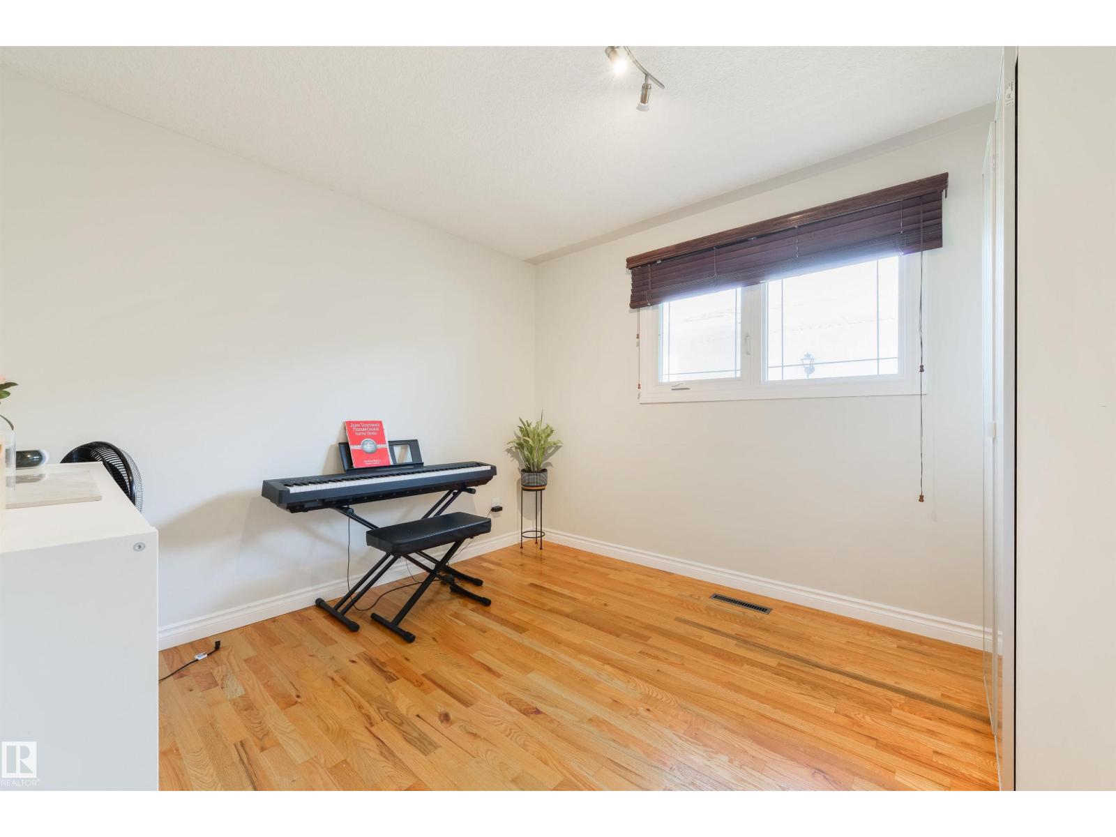 8917 162 ST NW — photo 22
