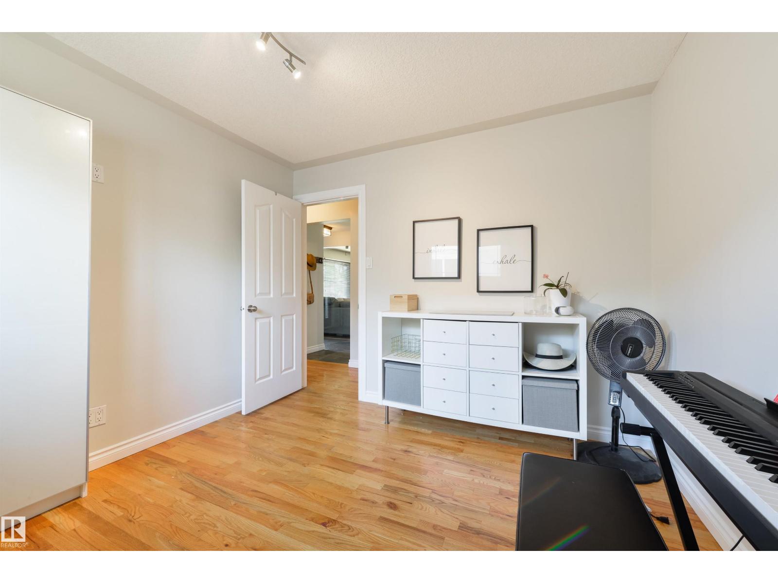 8917 162 ST NW — photo 23
