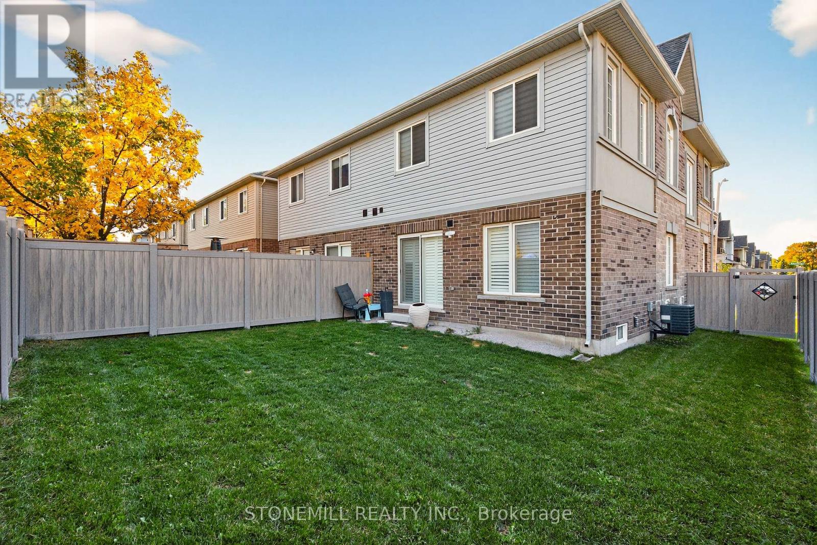 78 STARLING DRIVE - 23