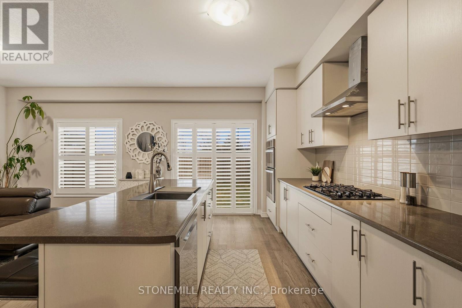 78 STARLING DRIVE - 4
