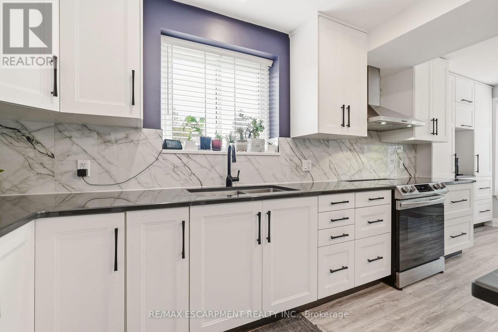#12 130 LIVINGSTON AVENUE - 16