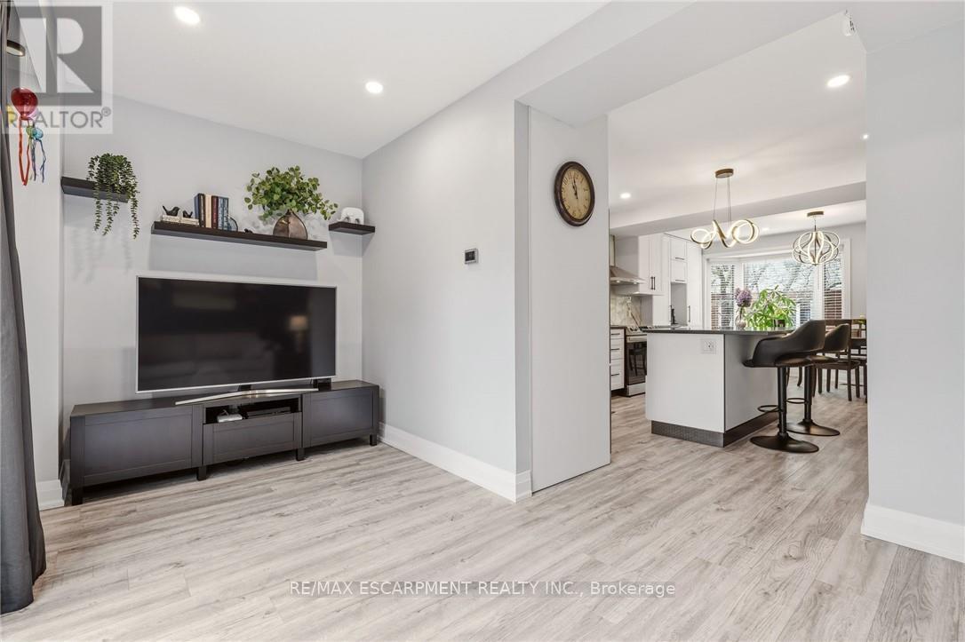 #12 130 LIVINGSTON AVENUE - 22