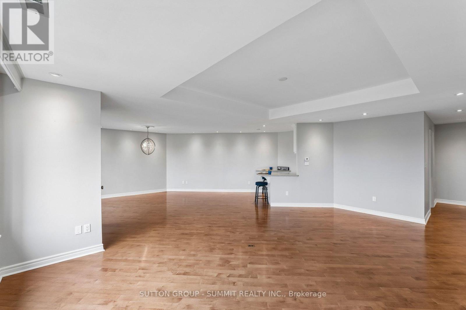 #1102 19 KING STREET - 10