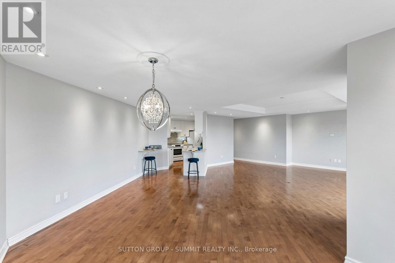 #1102 19 KING STREET - 12