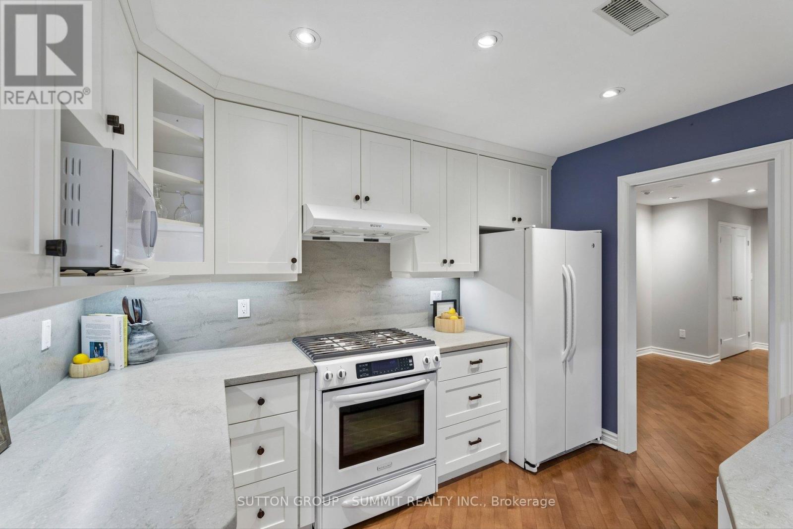 #1102 19 KING STREET - 15