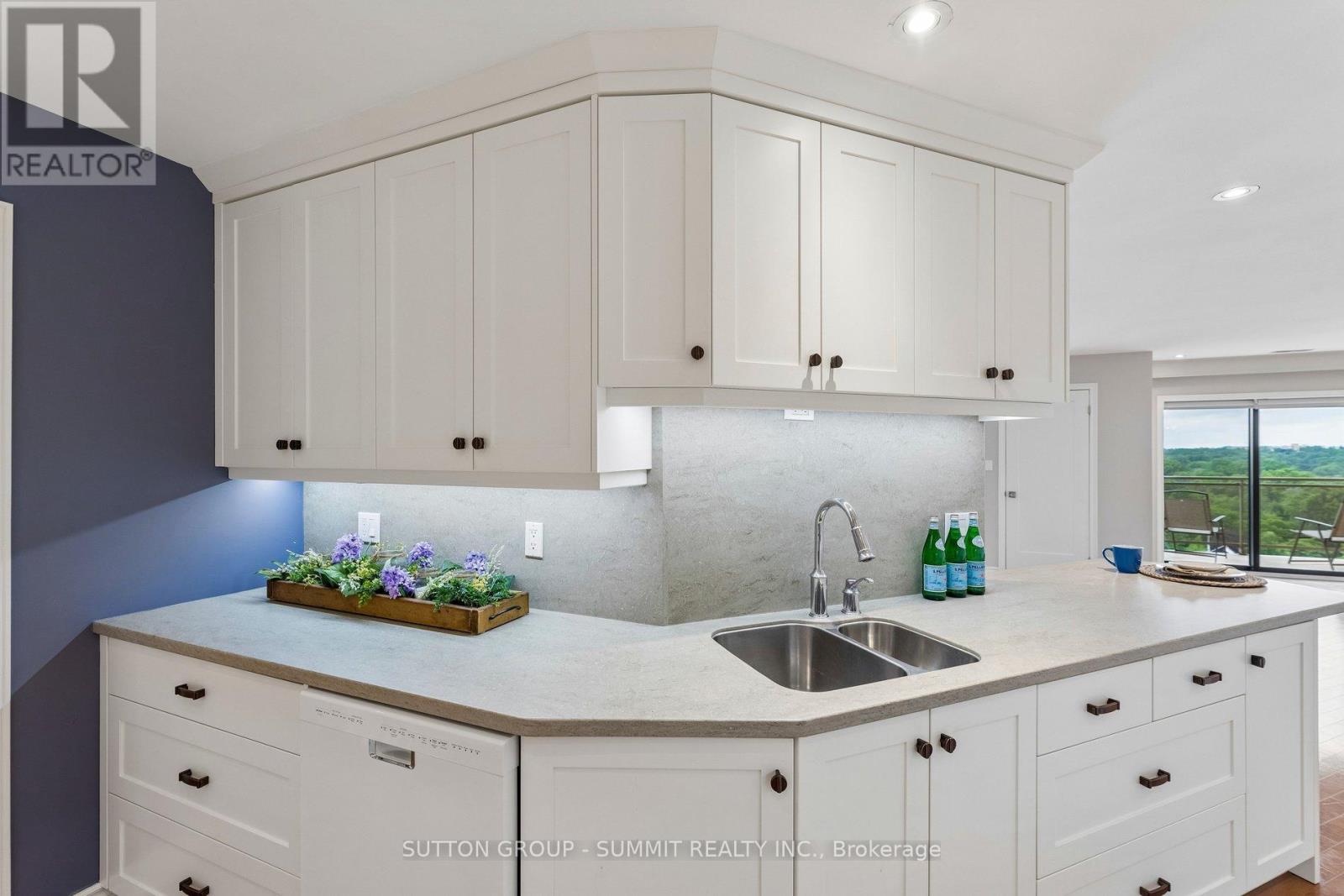 #1102 19 KING STREET - 16