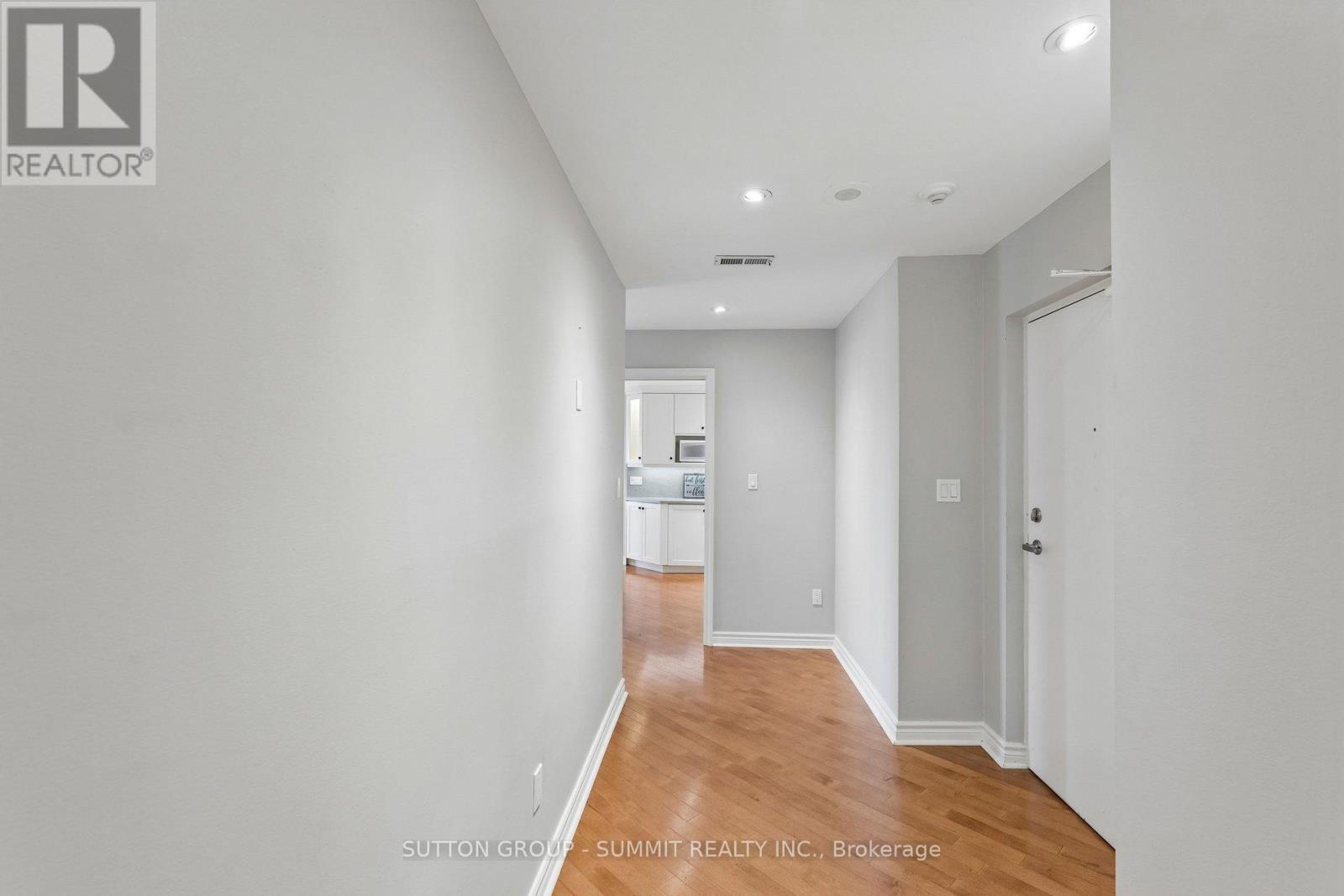 #1102 19 KING STREET - 20