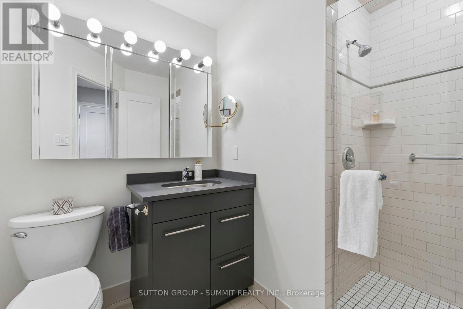 #1102 19 KING STREET - 21
