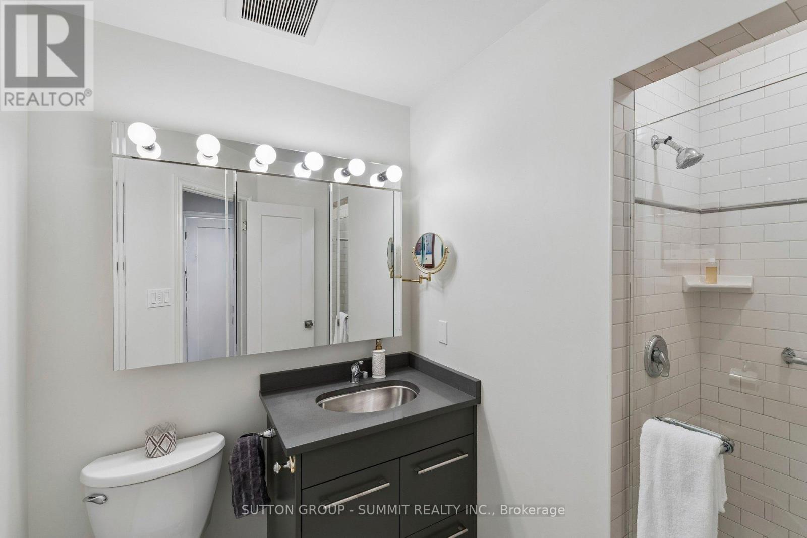 #1102 19 KING STREET - 22