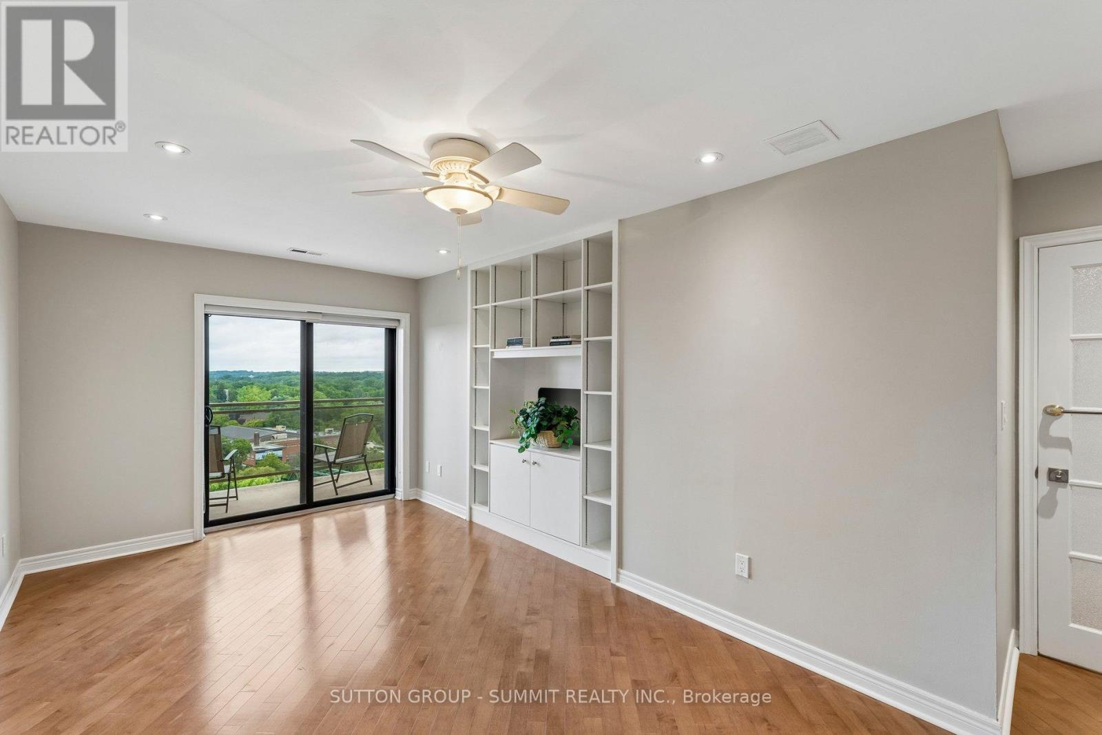 #1102 19 KING STREET - 25