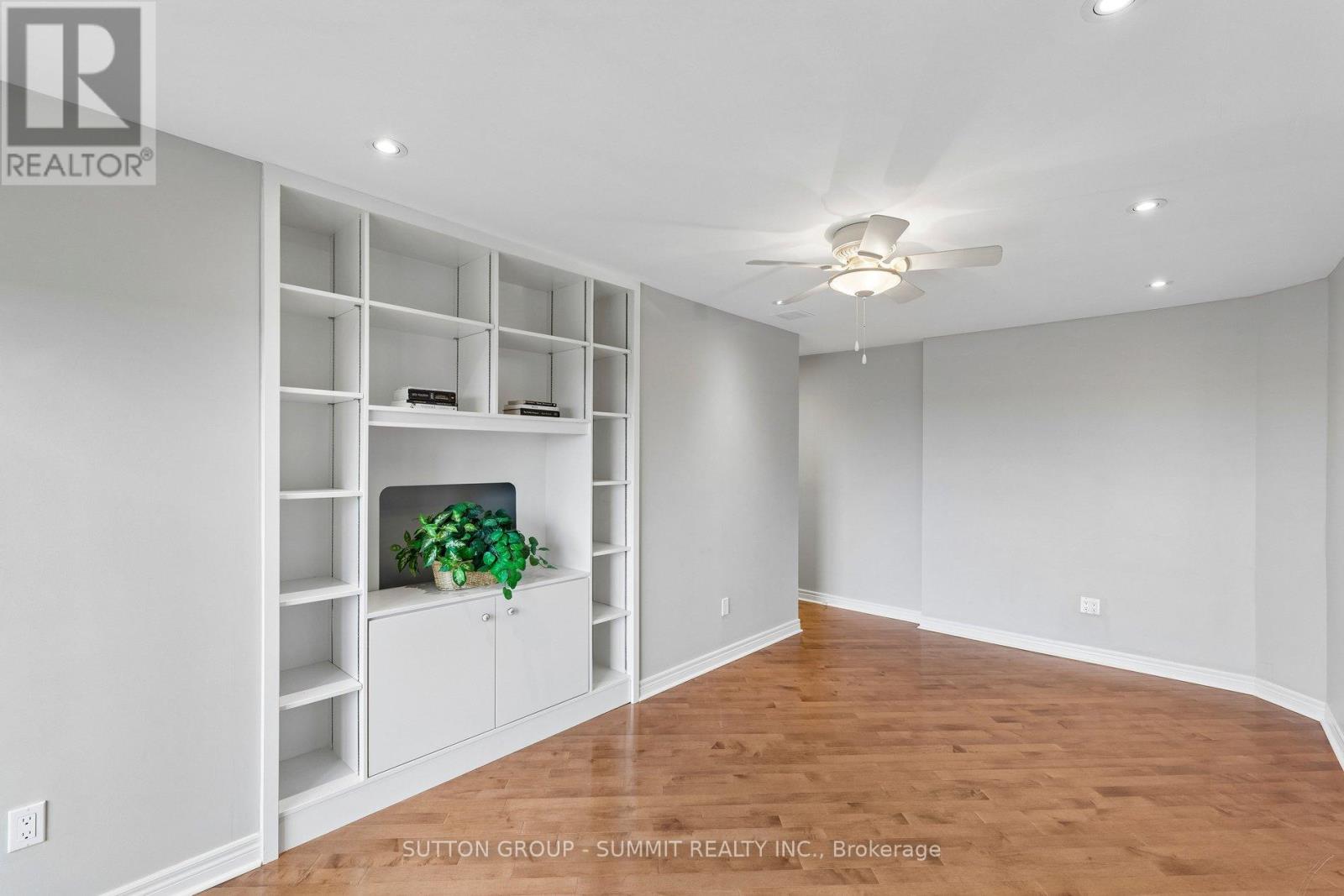 #1102 19 KING STREET - 27