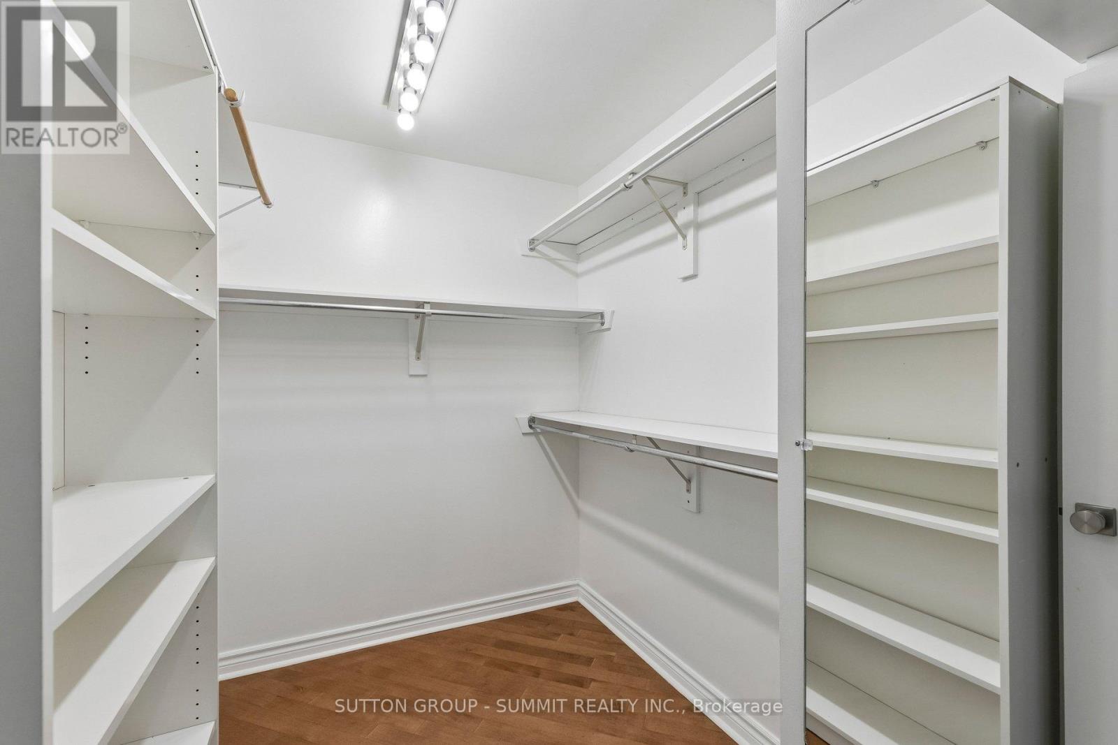 #1102 19 KING STREET - 28