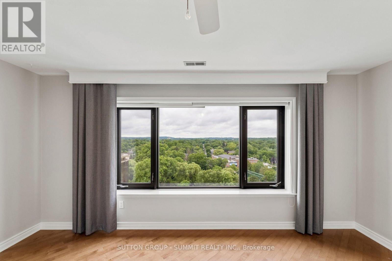 #1102 19 KING STREET - 31