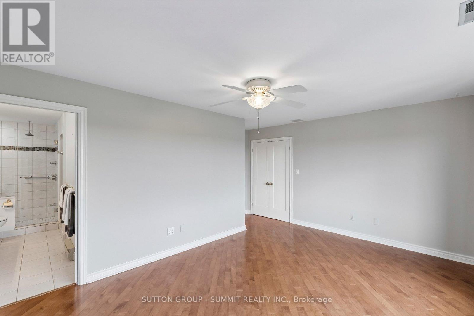 #1102 19 KING STREET - 32