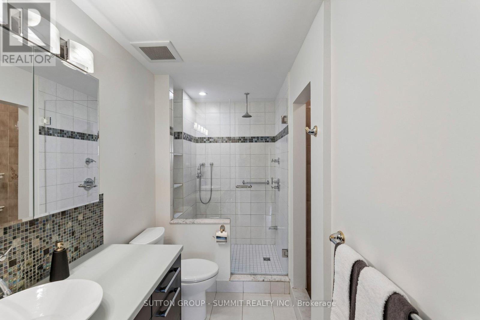 #1102 19 KING STREET - 34