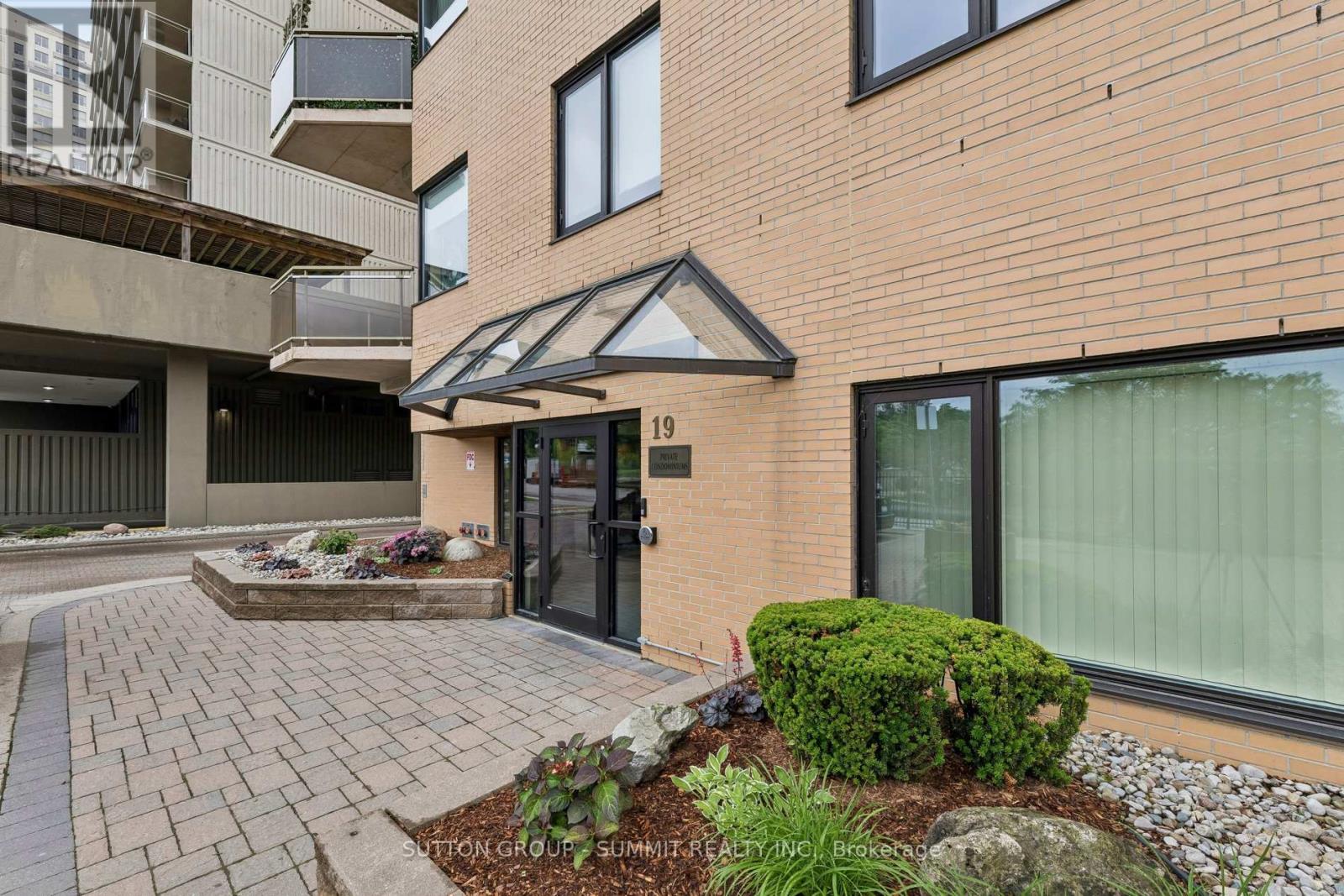 #1102 19 KING STREET - 4