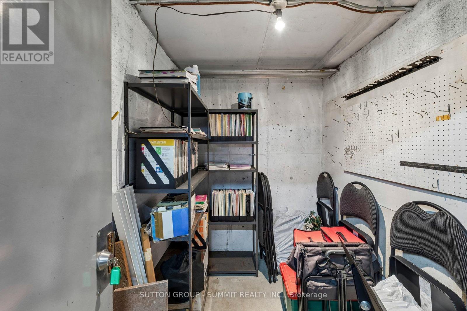 #1102 19 KING STREET - 50
