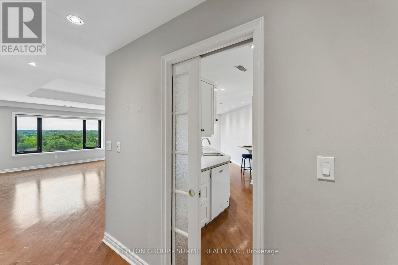 #1102 19 KING STREET - 7