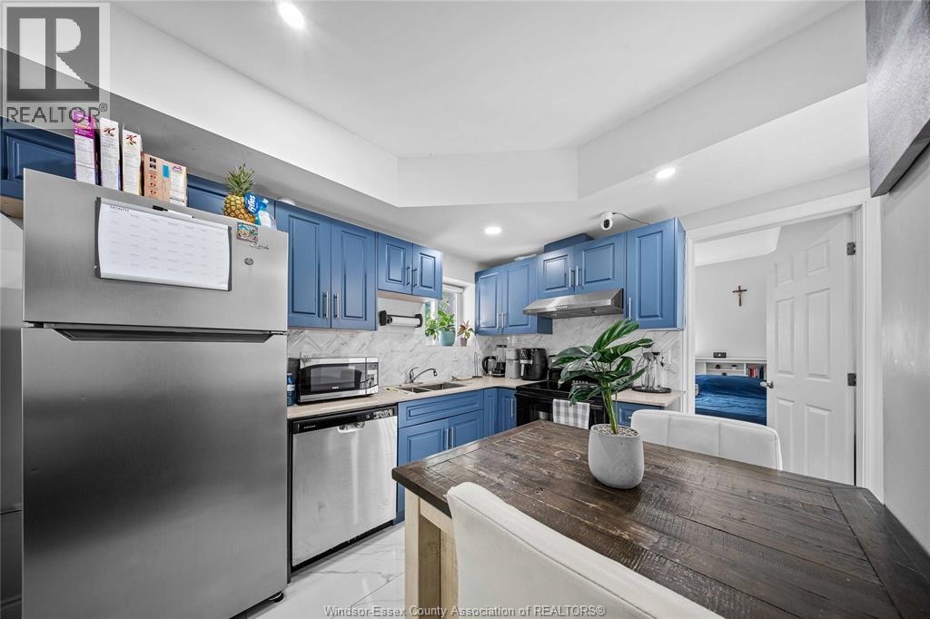 143 WELLINGTON STREET - 15