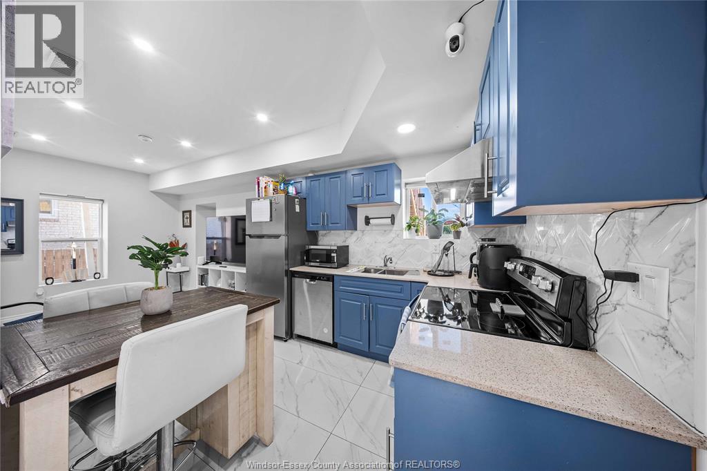 143 WELLINGTON STREET - 17