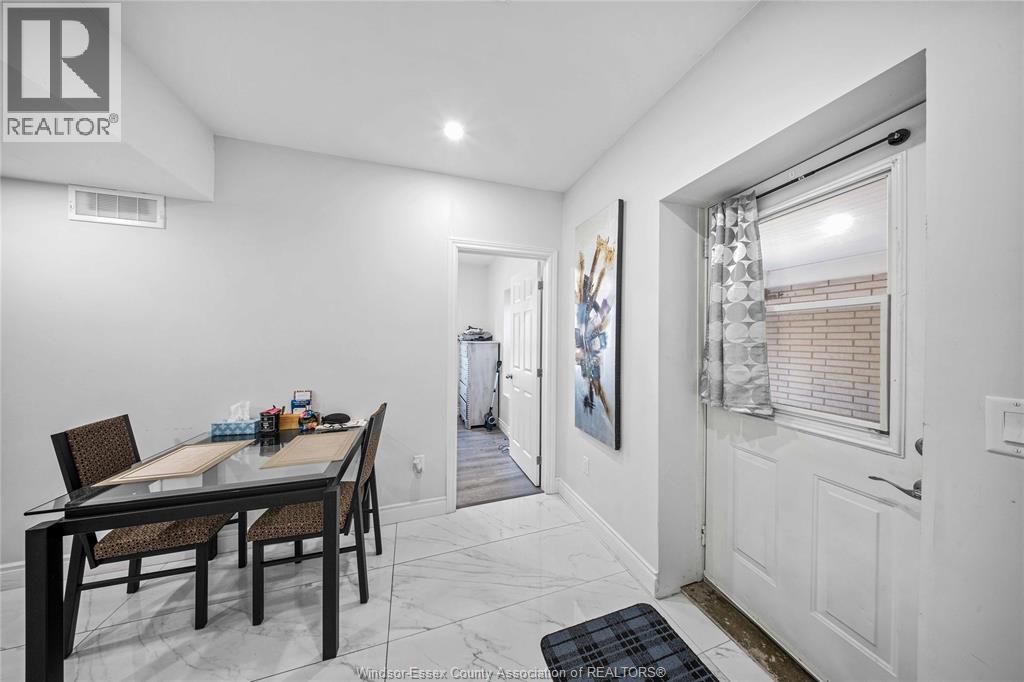 143 WELLINGTON STREET - 27