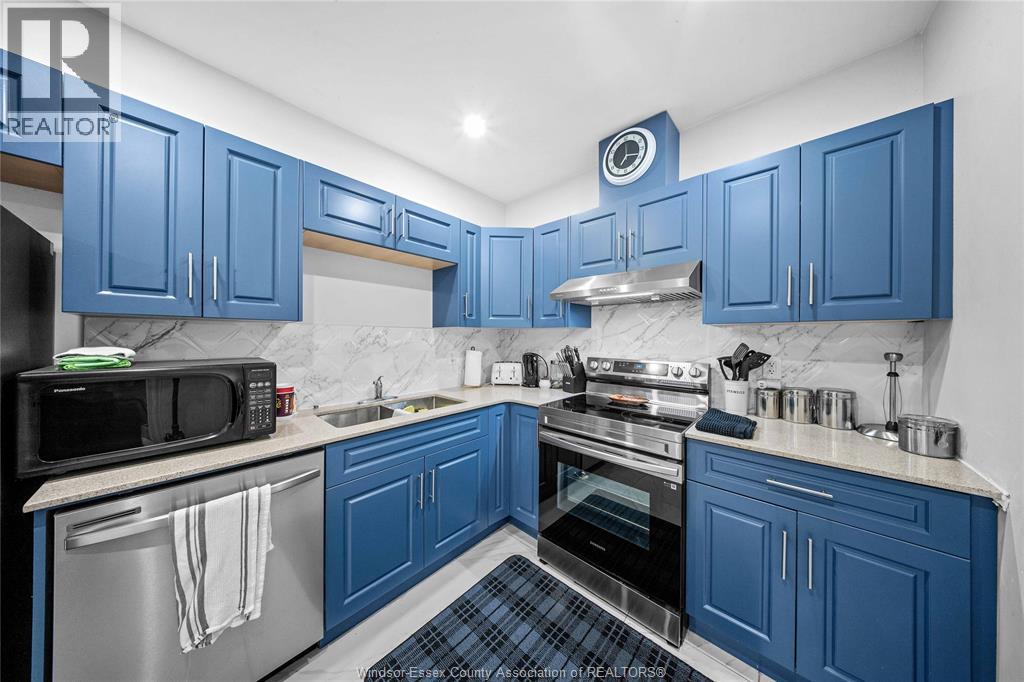 143 WELLINGTON STREET - 31