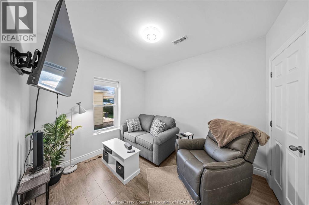 143 WELLINGTON STREET - 34