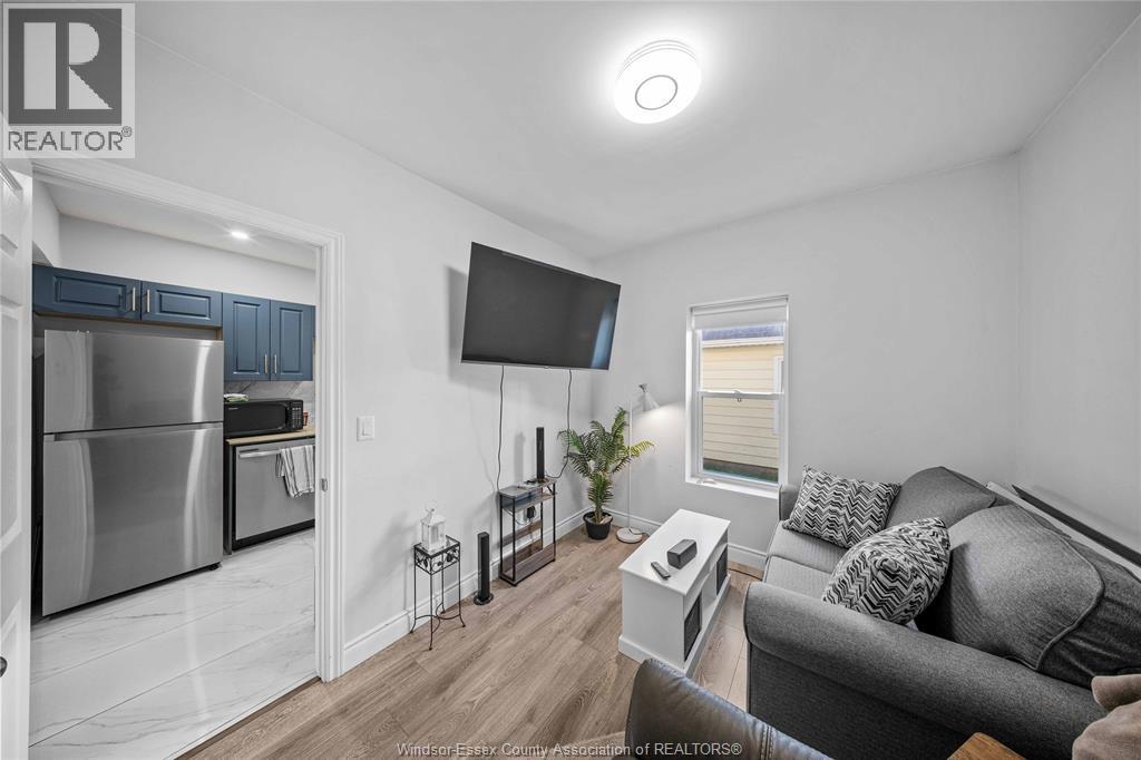 143 WELLINGTON STREET - 35