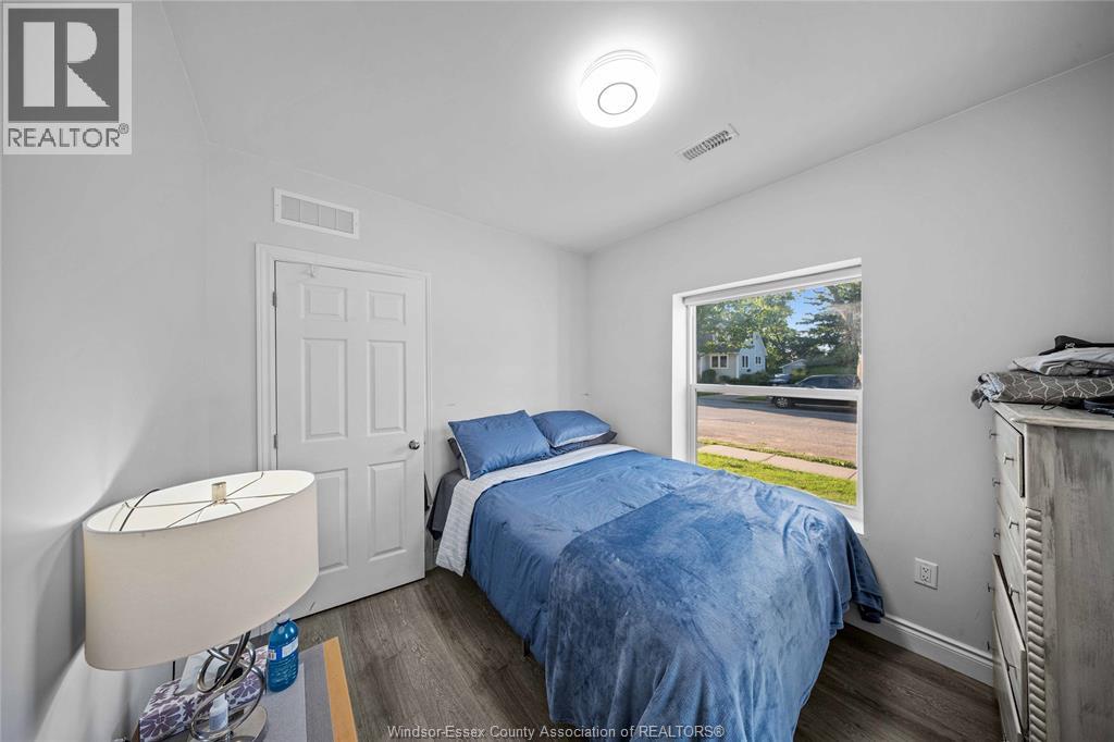 143 WELLINGTON STREET - 36
