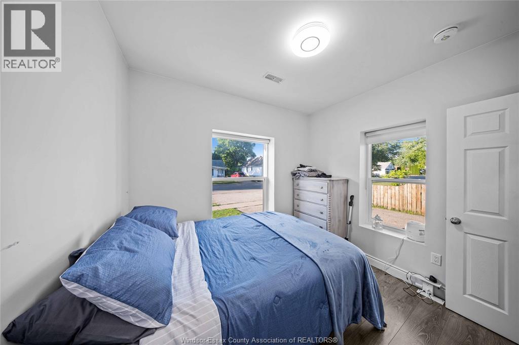 143 WELLINGTON STREET - 37