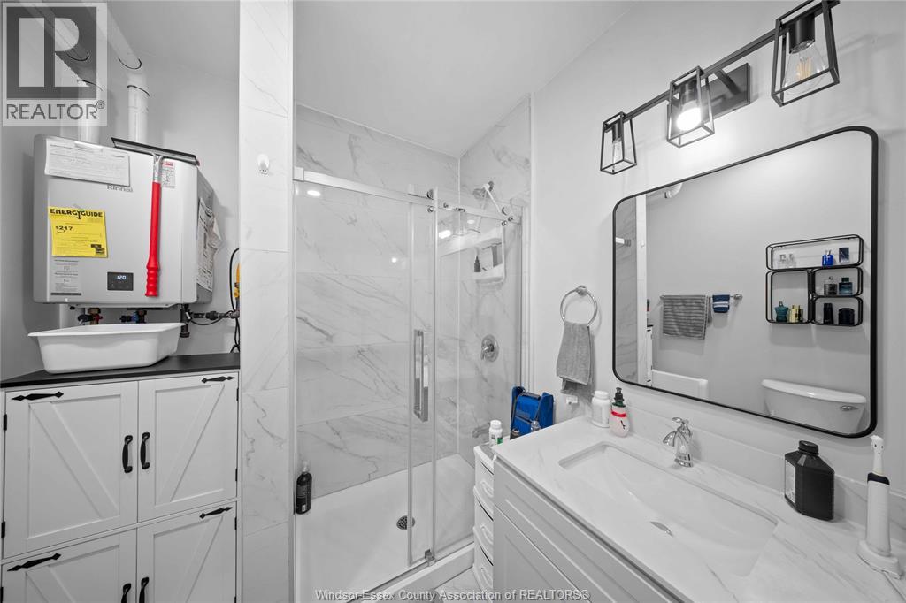 143 WELLINGTON STREET - 38