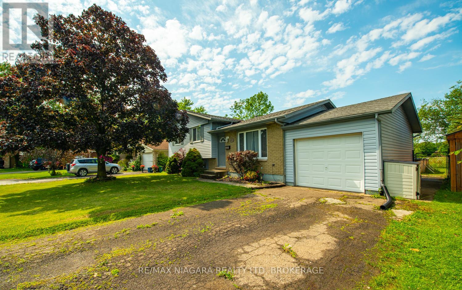 47 ELMVALE CRESCENT - 1