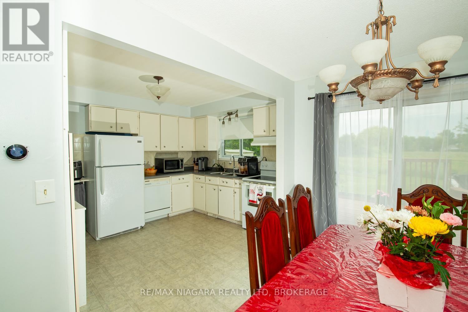 47 ELMVALE CRESCENT - 4