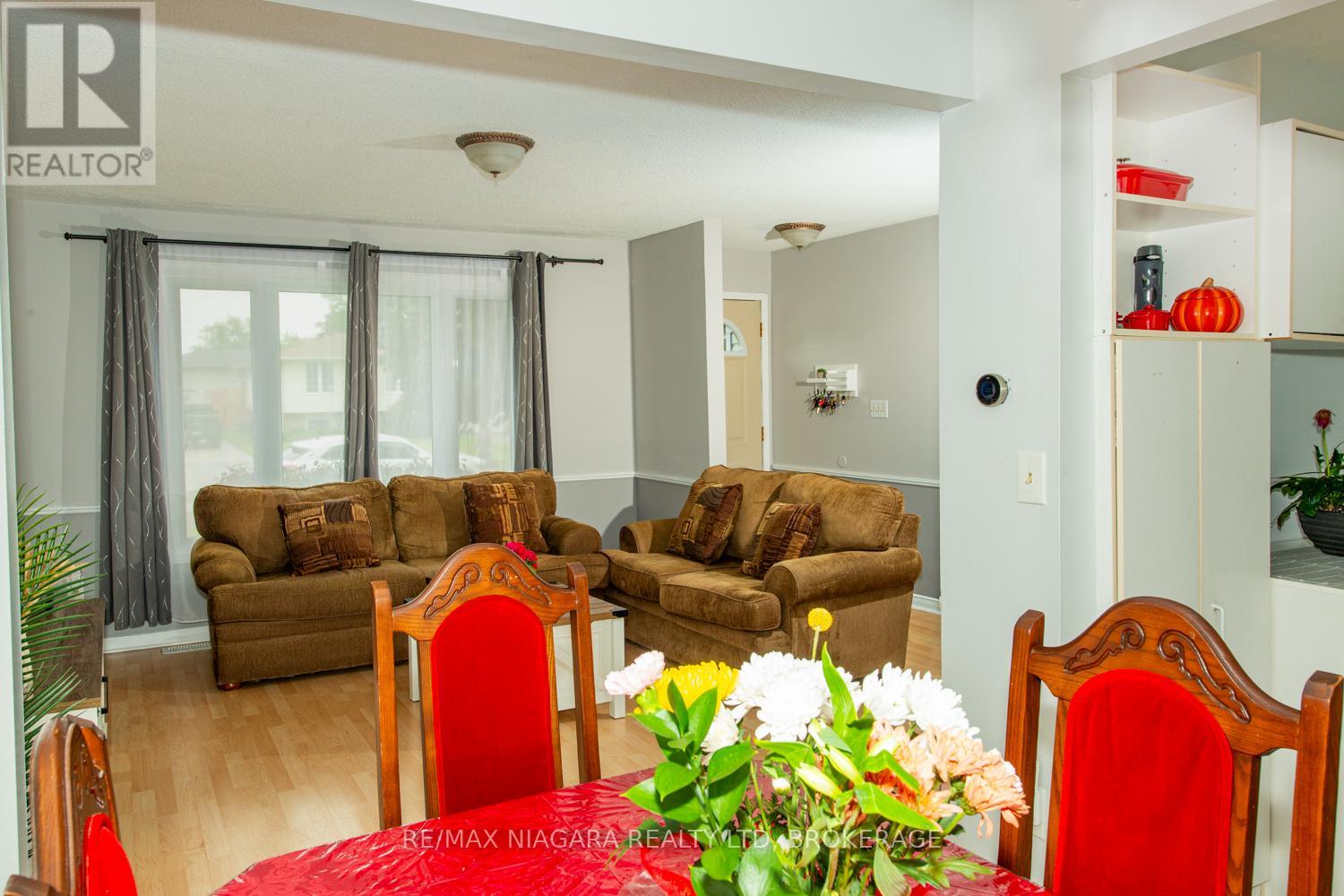 47 ELMVALE CRESCENT - 8