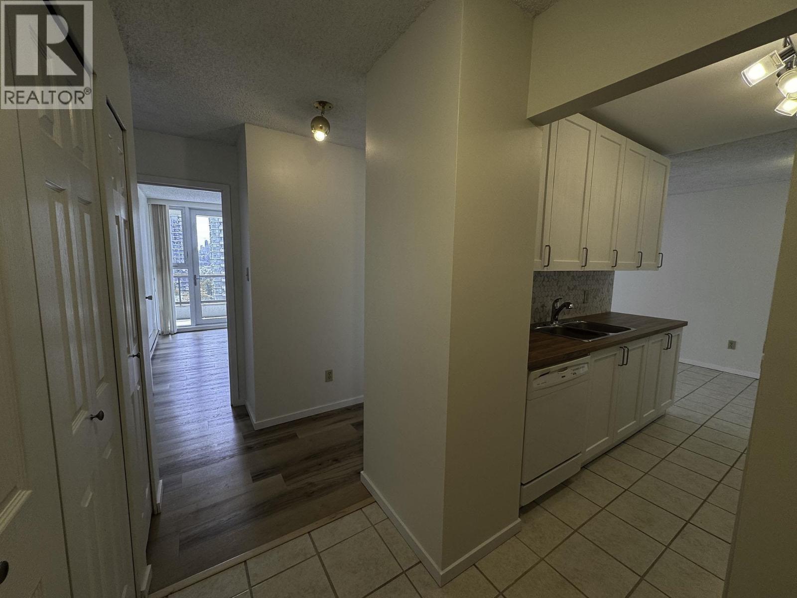 806 4353 HALIFAX STREET — photo 3