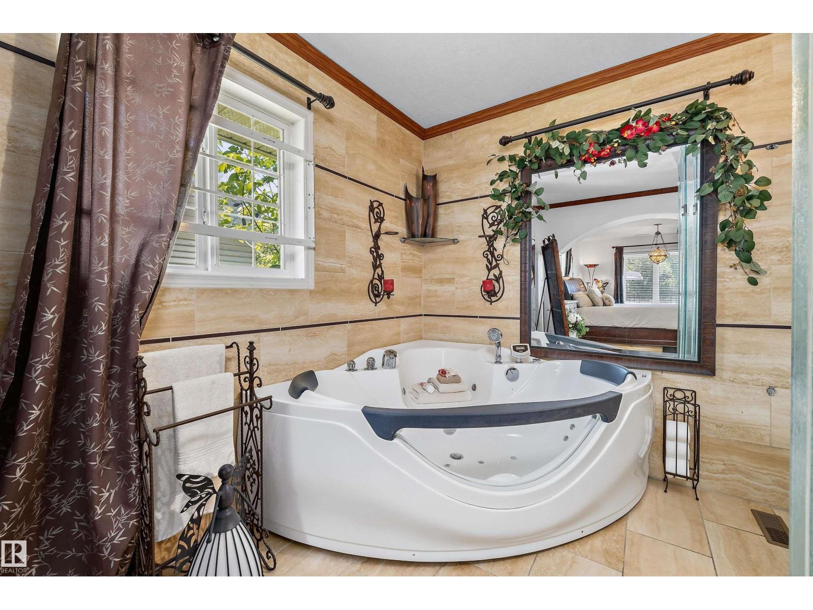 11124 110A AV NW NW - 32