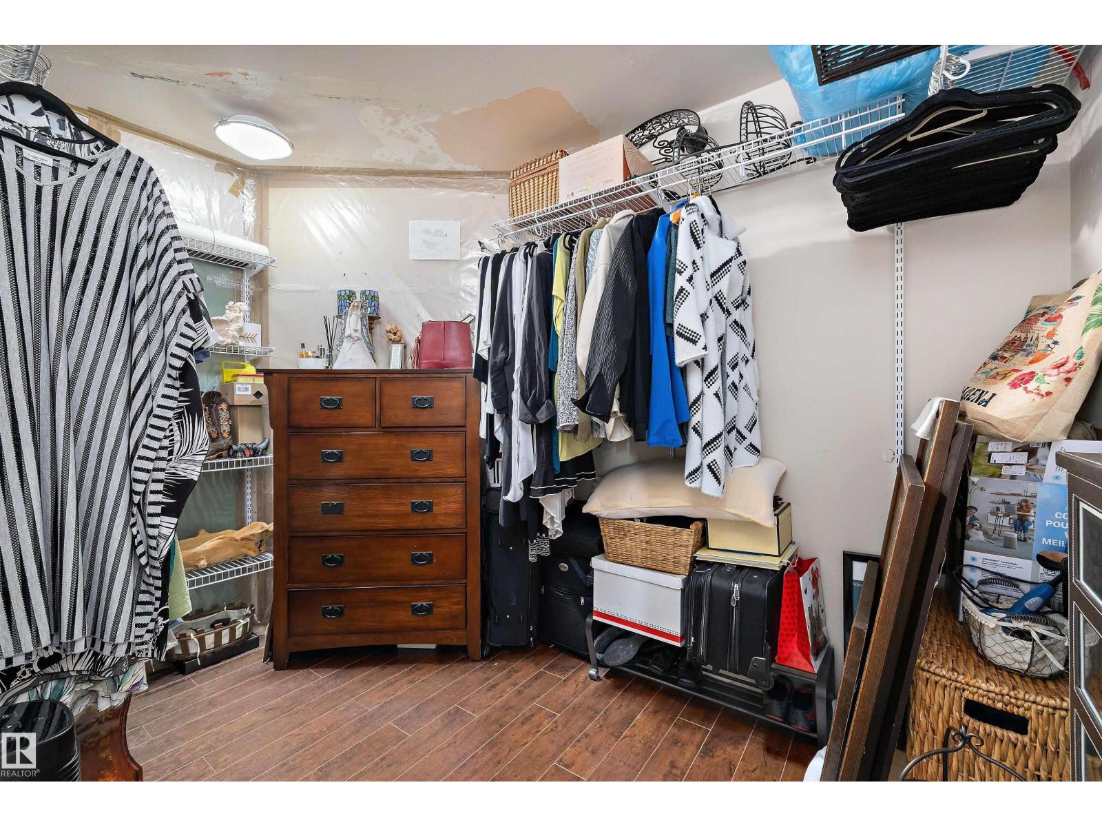 11124 110A AV NW NW - 35