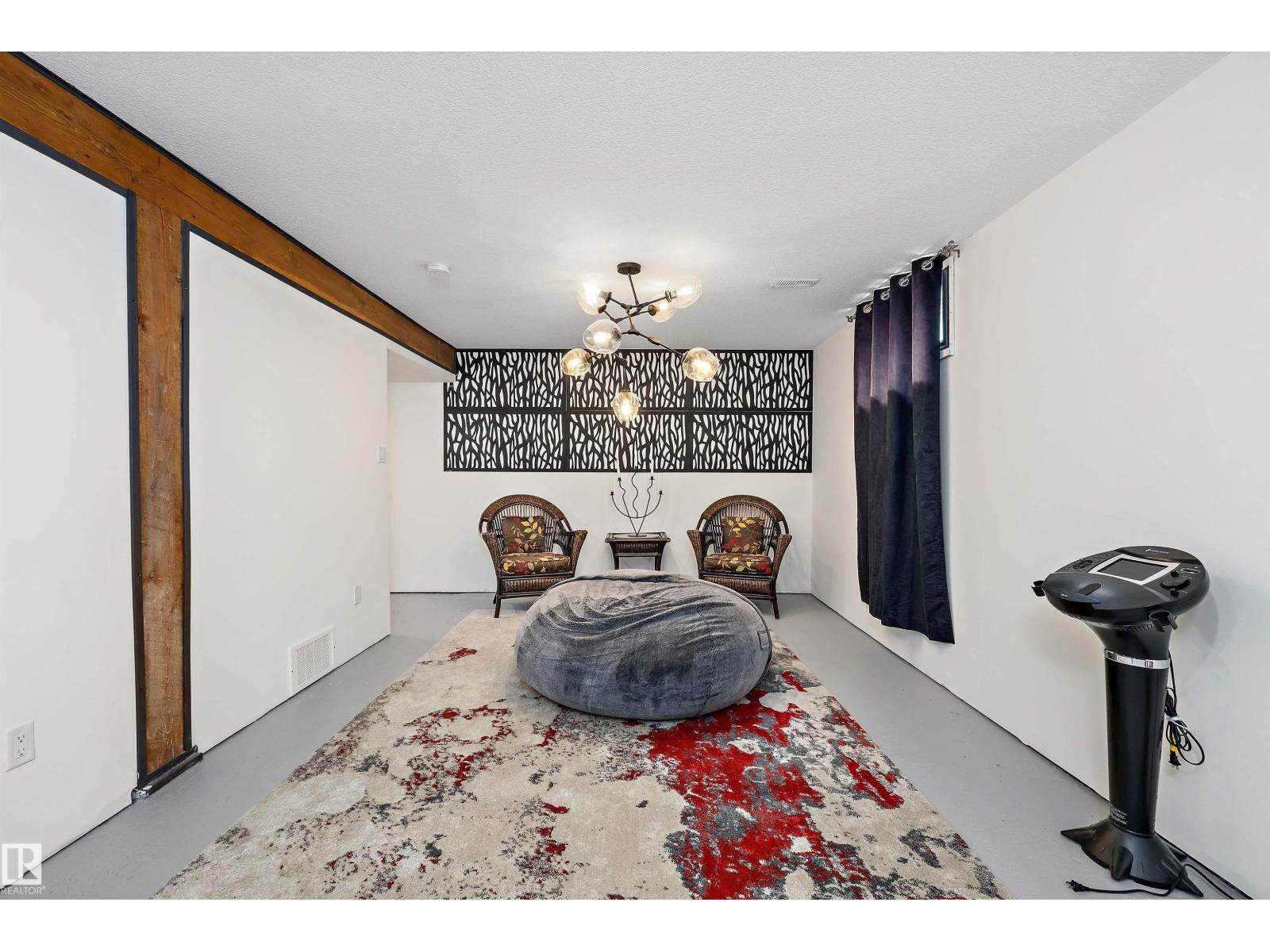 11124 110A AV NW NW - 37
