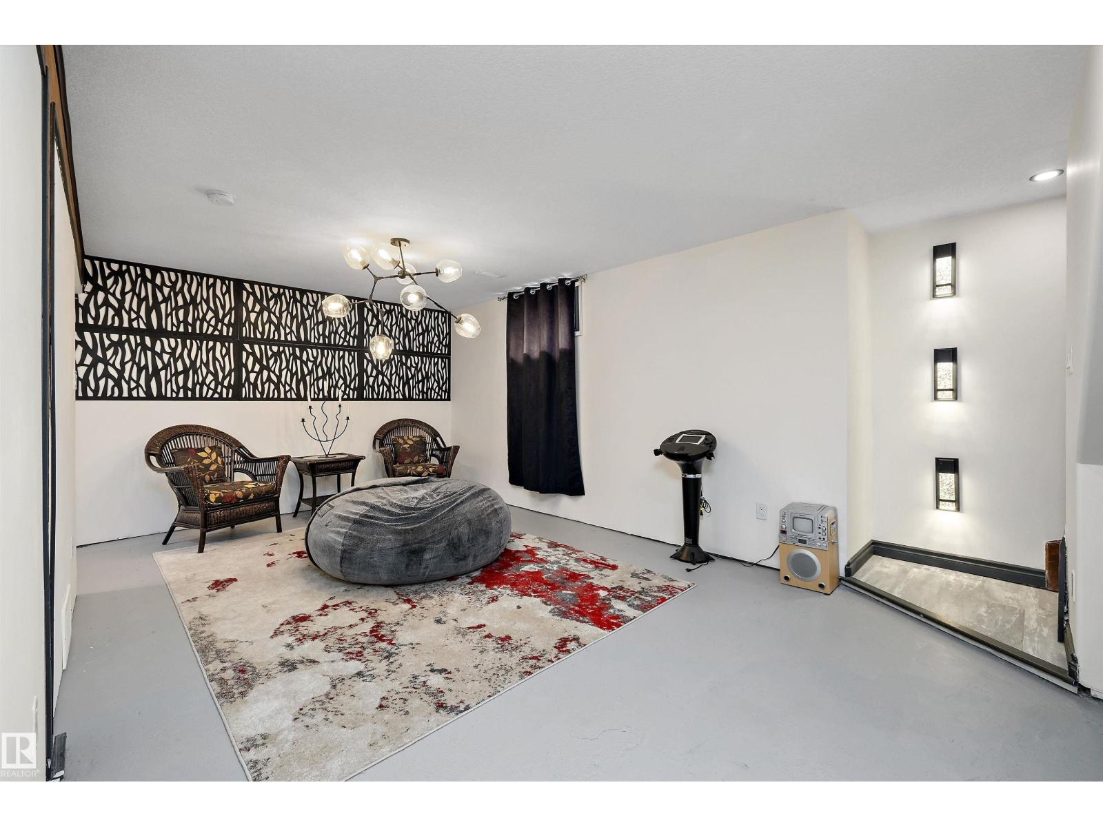 11124 110A AV NW NW - 38