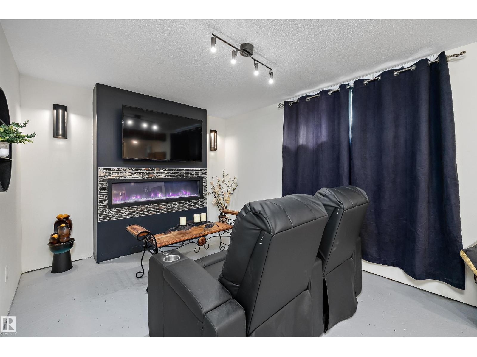 11124 110A AV NW NW - 42