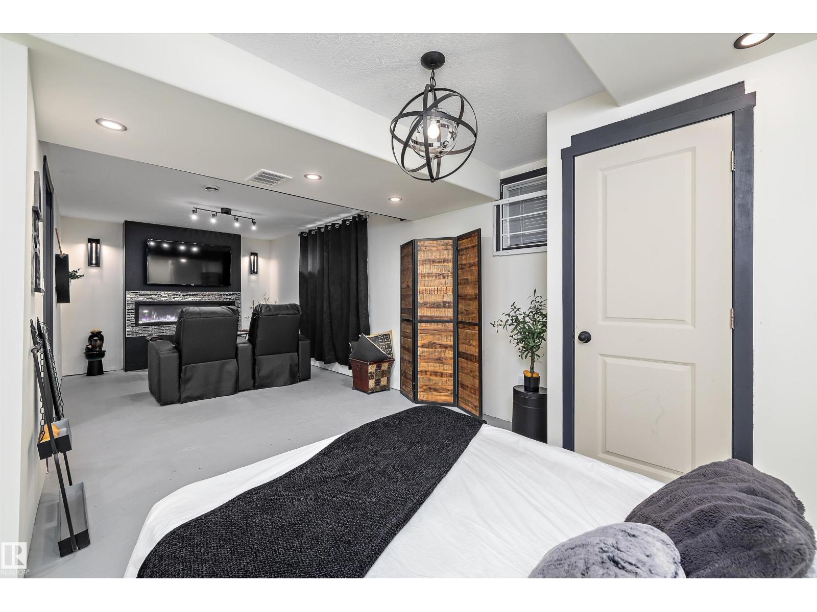 11124 110A AV NW NW - 47