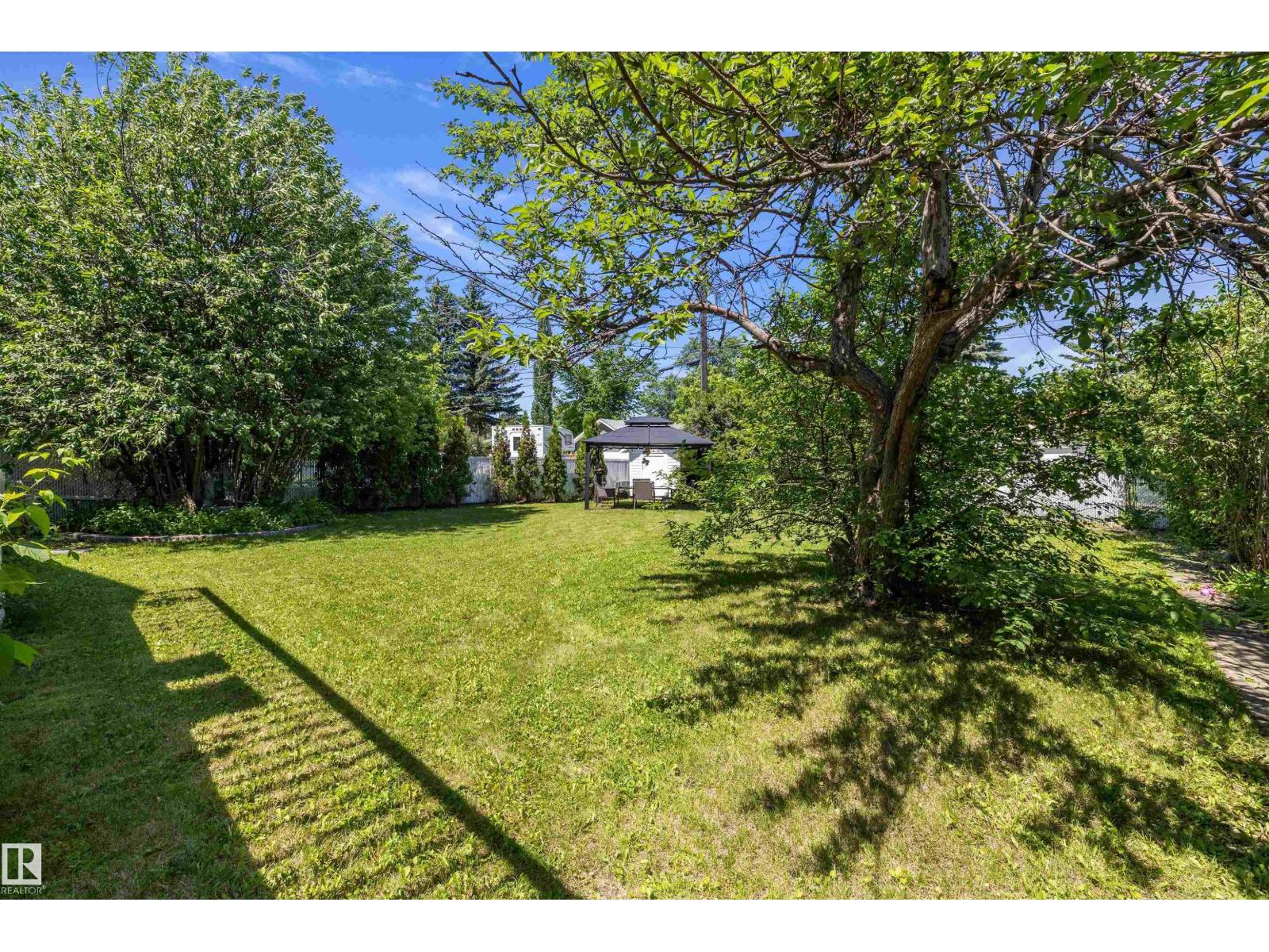 11124 110A AV NW NW - 55