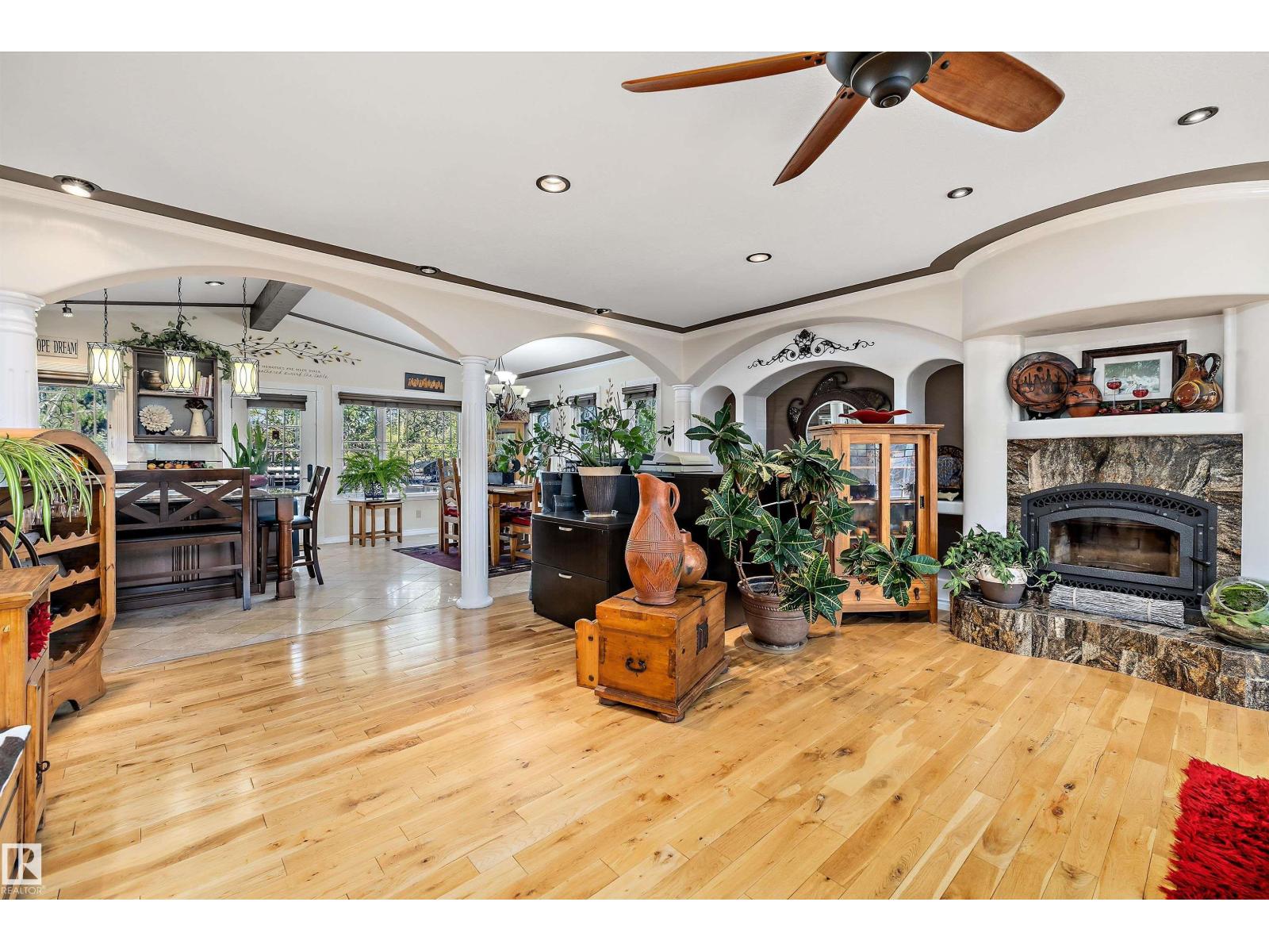 11124 110A AV NW NW - 9