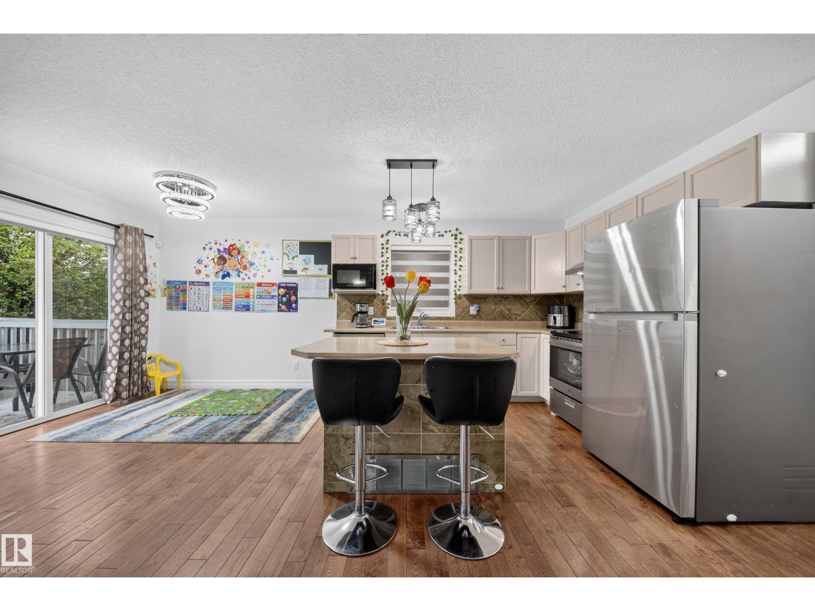 #4 4350 23 ST NW - 13